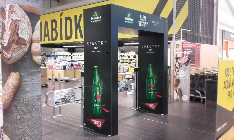 Heineken Bond - ED, SS_Albert A162_Brno Modřice_U dálnice_6.10.2015 11_05_58_24