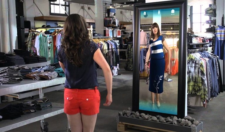 Vyzkoušejte si nákup oblečení za pomocí virtuální reality