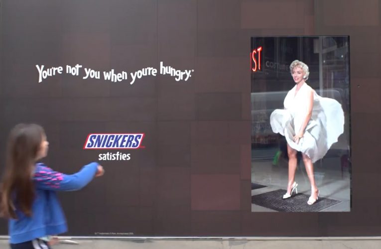 Snickers vytvořil povedený billboard “America’s Not-So-Sweetheart”, na který se nebudete chtít nikdy podívat