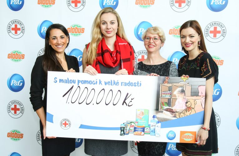 Společnosti Procter & Gamble a Globus pomohly Českému červenému kříži a dětem v nouzi dotací 1 000 000 Kč