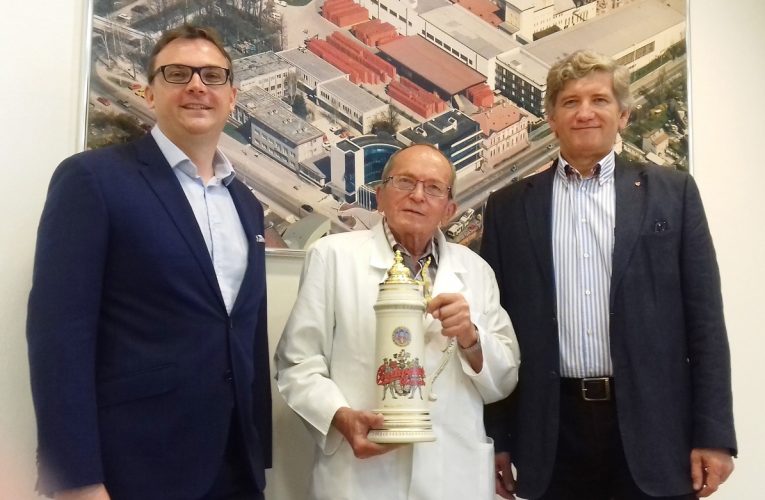 Docent Jan Šavel oslavil 50 let práce v Budějovickém Budvaru