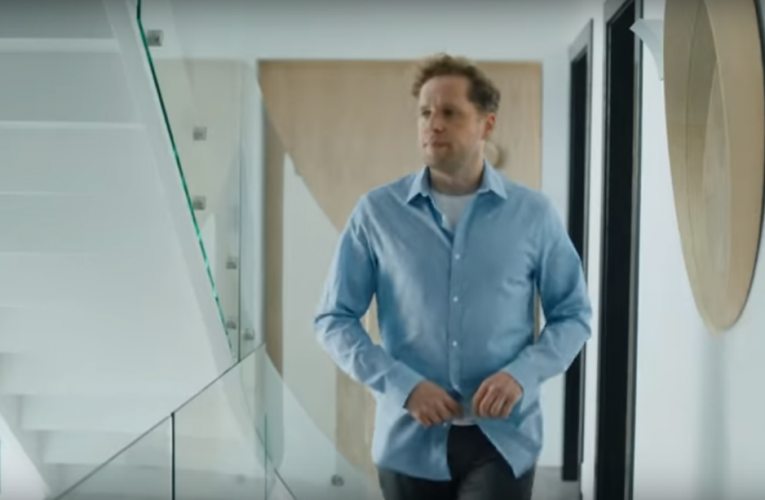 Zajímavá TV kampaň předního norského řetězce potravin REMA 1000 sázící na norskou tradici bez zbytečného používání nových technologií