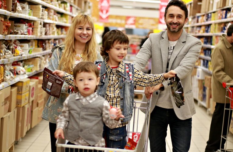 Čeští spotřebitelé výrazněji utrácejí, za průměrný nákup dají o 15 % více než před čtyřmi lety