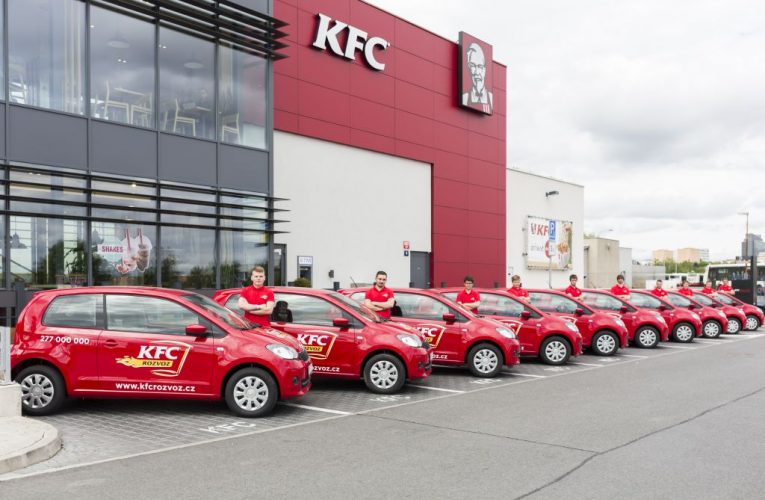 KFC Rozvoz už zákazníkům doručilo milion kuřecích pochoutek plukovníka Sanderse