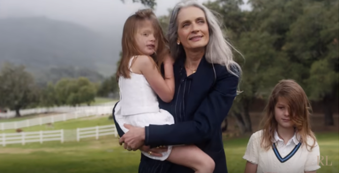 Značka Polo Ralph Lauren se v jarní kampani zaměřuje na rodinu