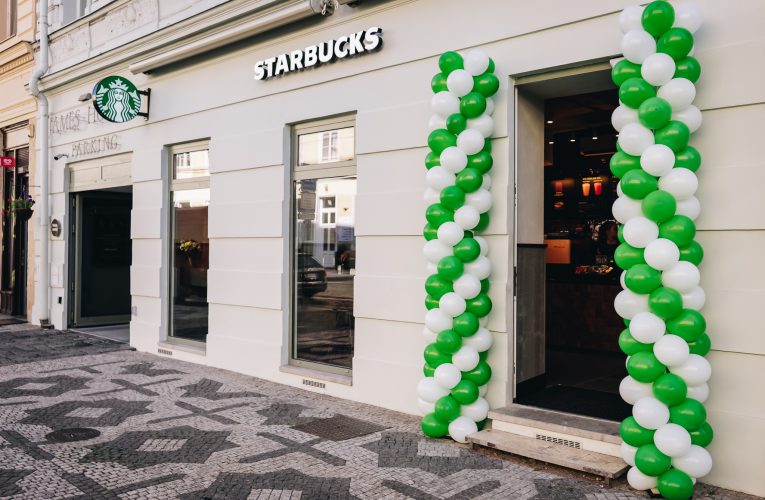 Starbucks otevřel kavárnu na Újezdě