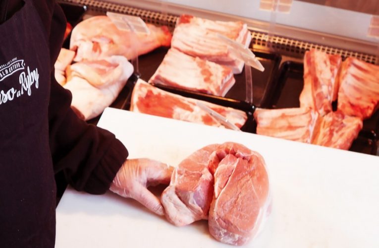 České maso z Alberta má přehledně komunikovaný původ a transparentní balení