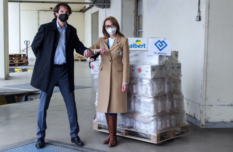 Albert daruje dětským domovům a nemocnicím dezinfekci v hodnotě 3 000 000 korun