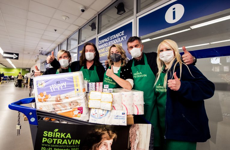 makro ČR o víkendu přispělo do podzimní Sbírky potravin 15,4 tunami zboží