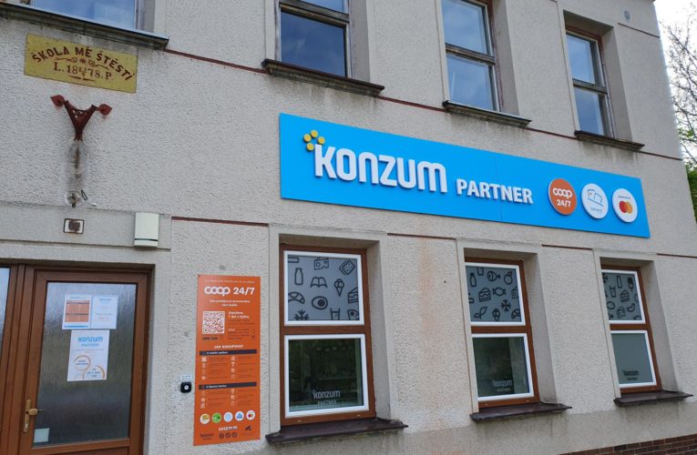Obec ve spolupráci se sítí COOP otevřela prodejnu zcela bez prodavačů