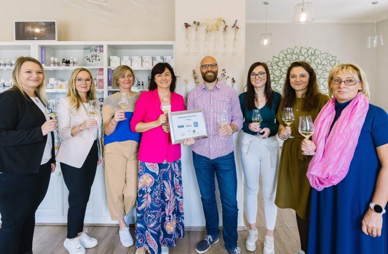 Návštěvnické centrum Nobilis Tilia si převzalo ocenění za vítězství v soutěži Visa Czech Top Shop