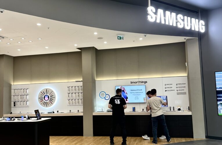 Vítěz hlasování veřejnosti o prodejnu roku Visa Czech Top Shop 2023 si odnáší chytrý monitor Samsung M5