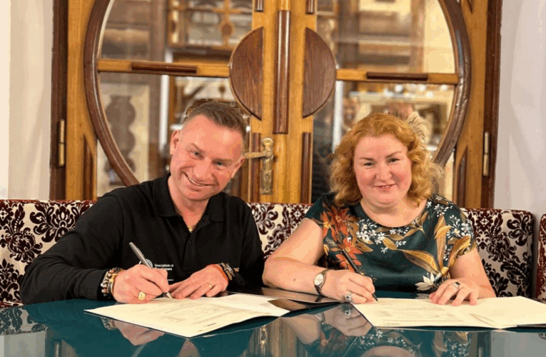 Podpis memoranda mezi Fascinating Academy and Partners a portálem Místo prodeje