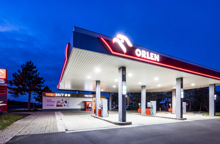 COOP a ORLEN otevřely první čerpací stanici s automatizovanou prodejnou a digitálním avatarem