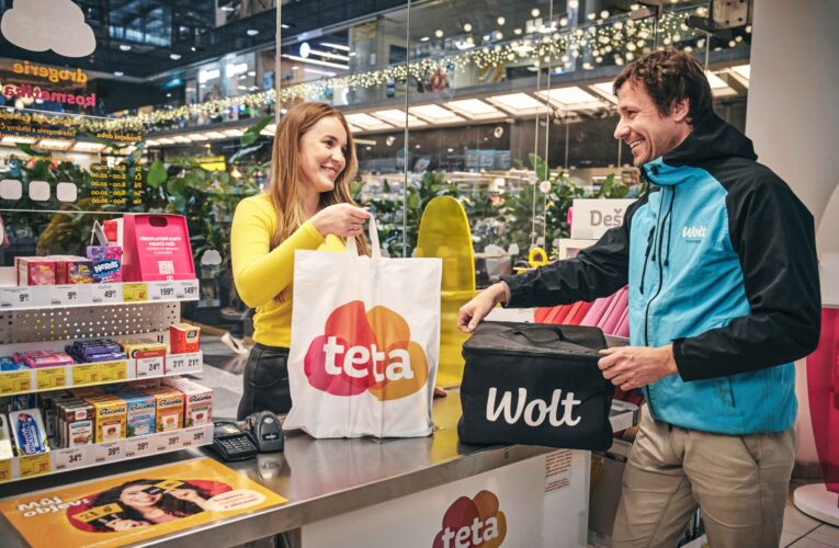 Wolt a Teta drogerie spojují síly: lidem ve městech i regionech doručí drogistické zboží až domů
